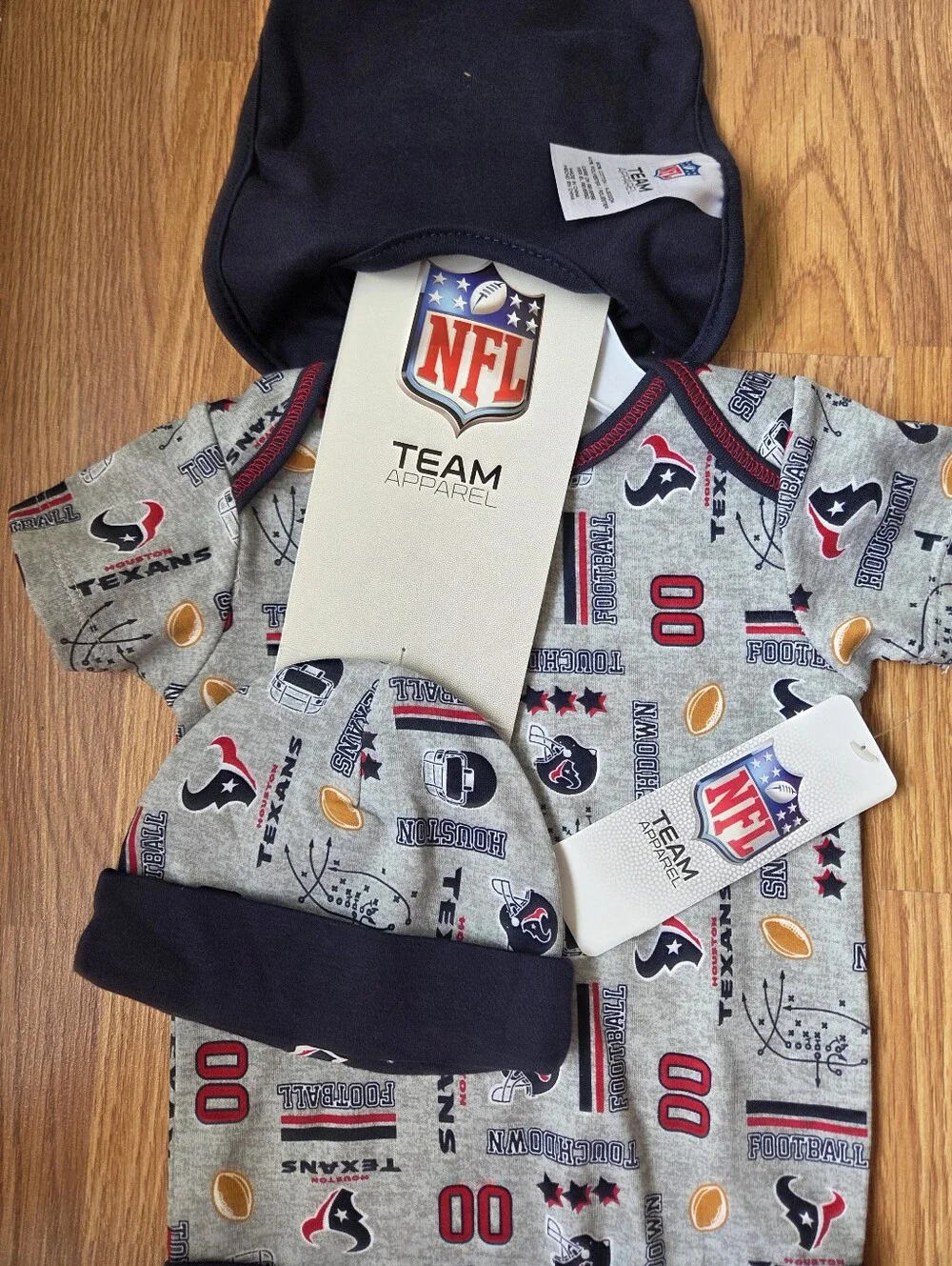 NFL Houston Texans Baby 3pc Set 3-6M Bodysuit, Bib, Beanie Football Logo NWT